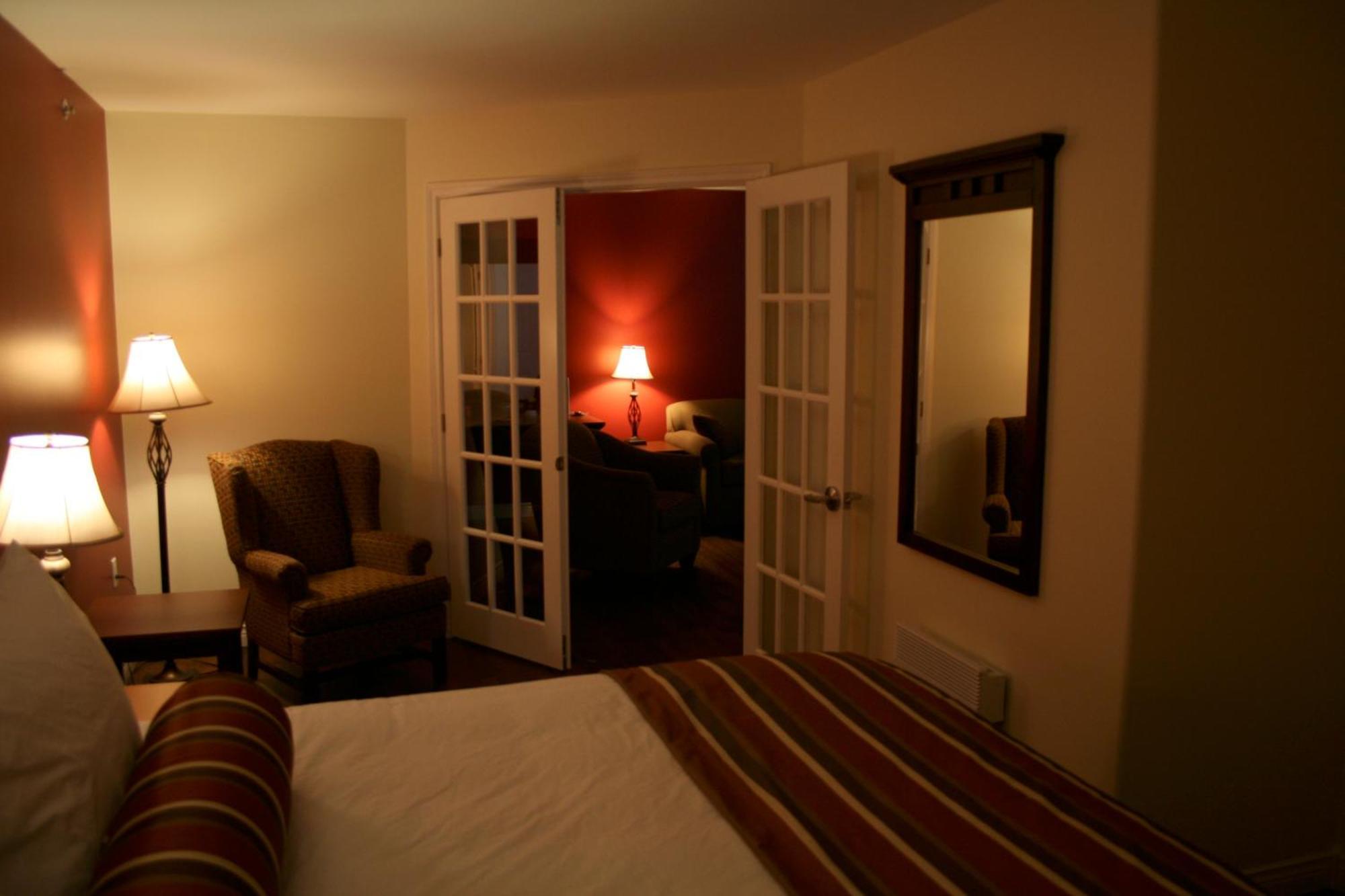 Lanes Riverhouse Inn & Cottages Montague Номер фото