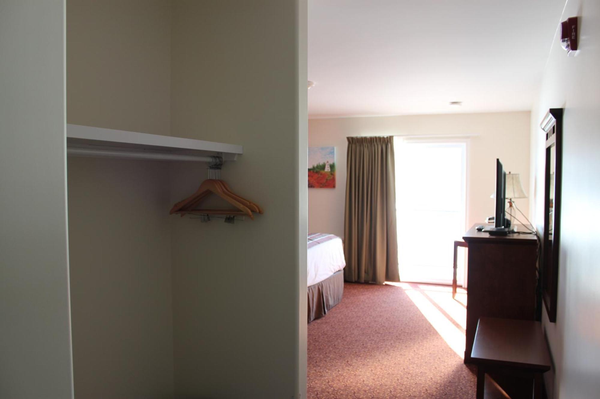 Lanes Riverhouse Inn & Cottages Montague Номер фото