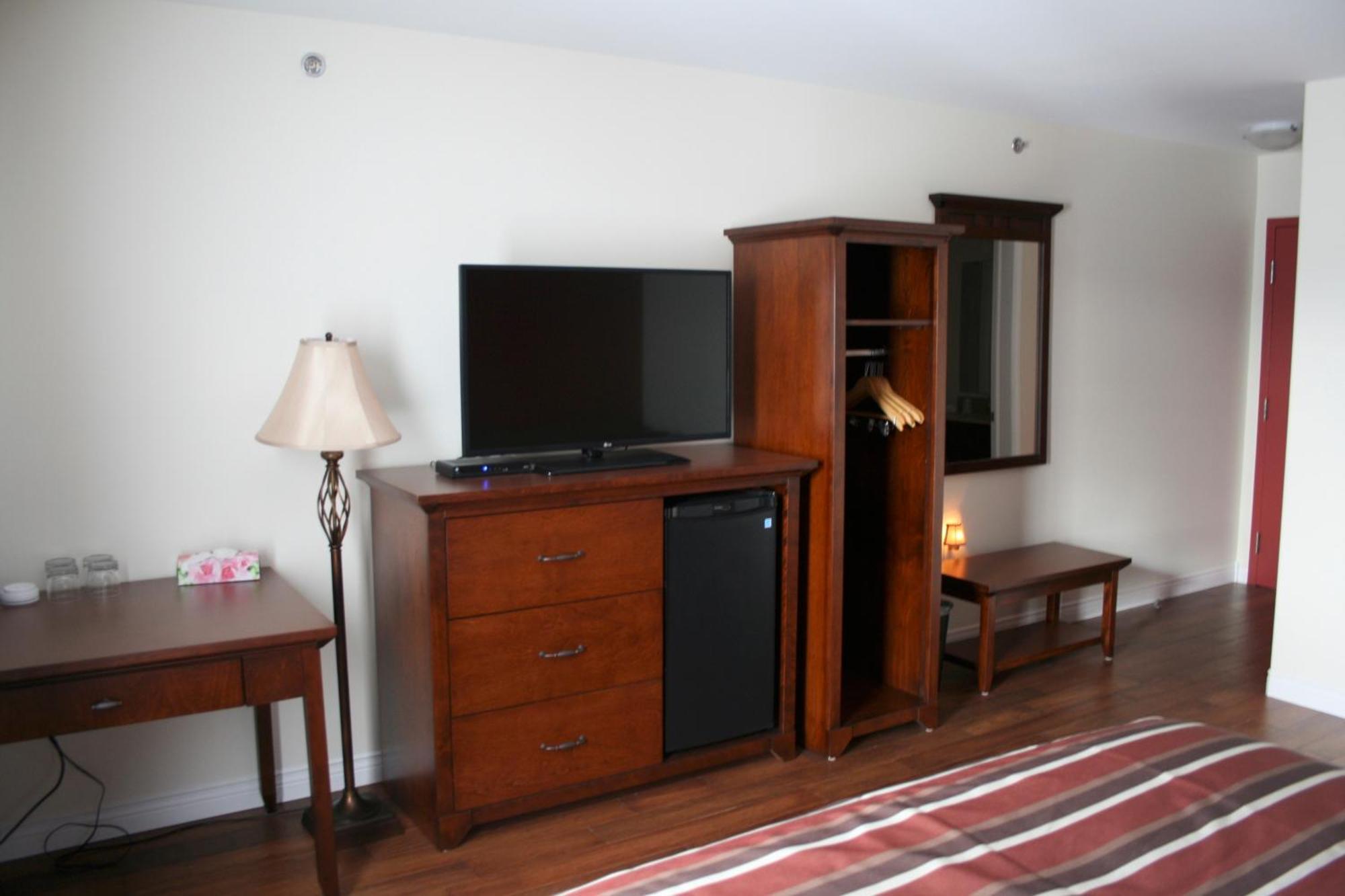 Lanes Riverhouse Inn & Cottages Montague Номер фото