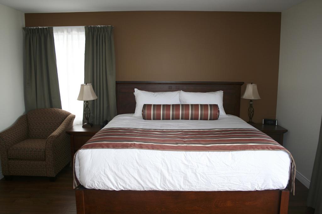 Lanes Riverhouse Inn & Cottages Montague Номер фото