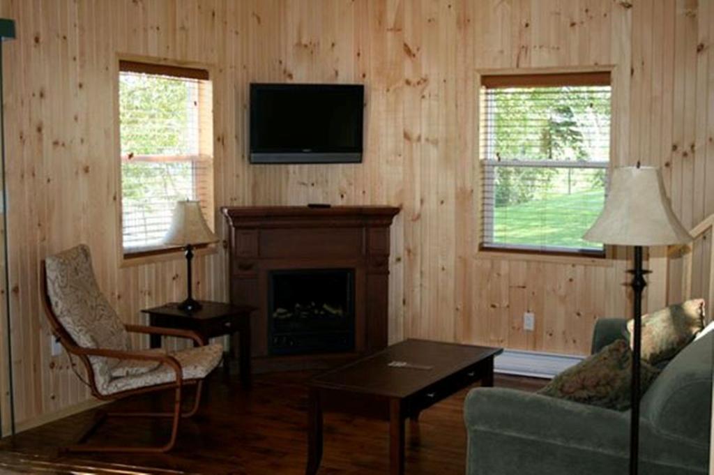 Lanes Riverhouse Inn & Cottages Montague Номер фото