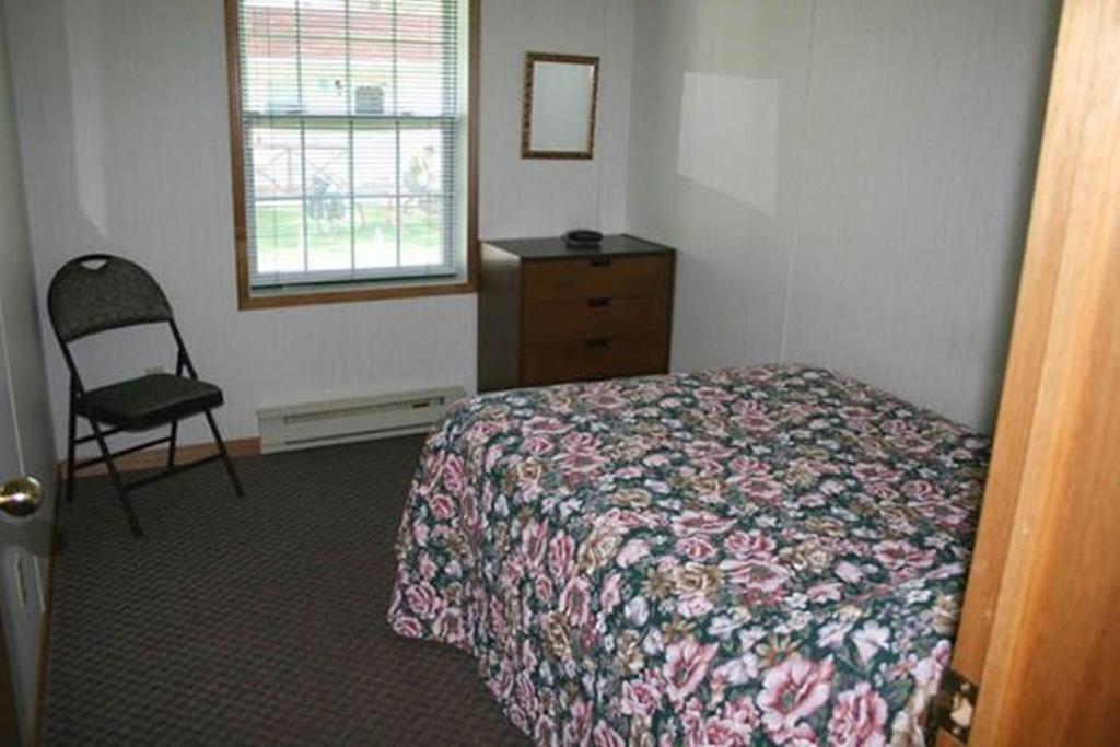 Lanes Riverhouse Inn & Cottages Montague Номер фото